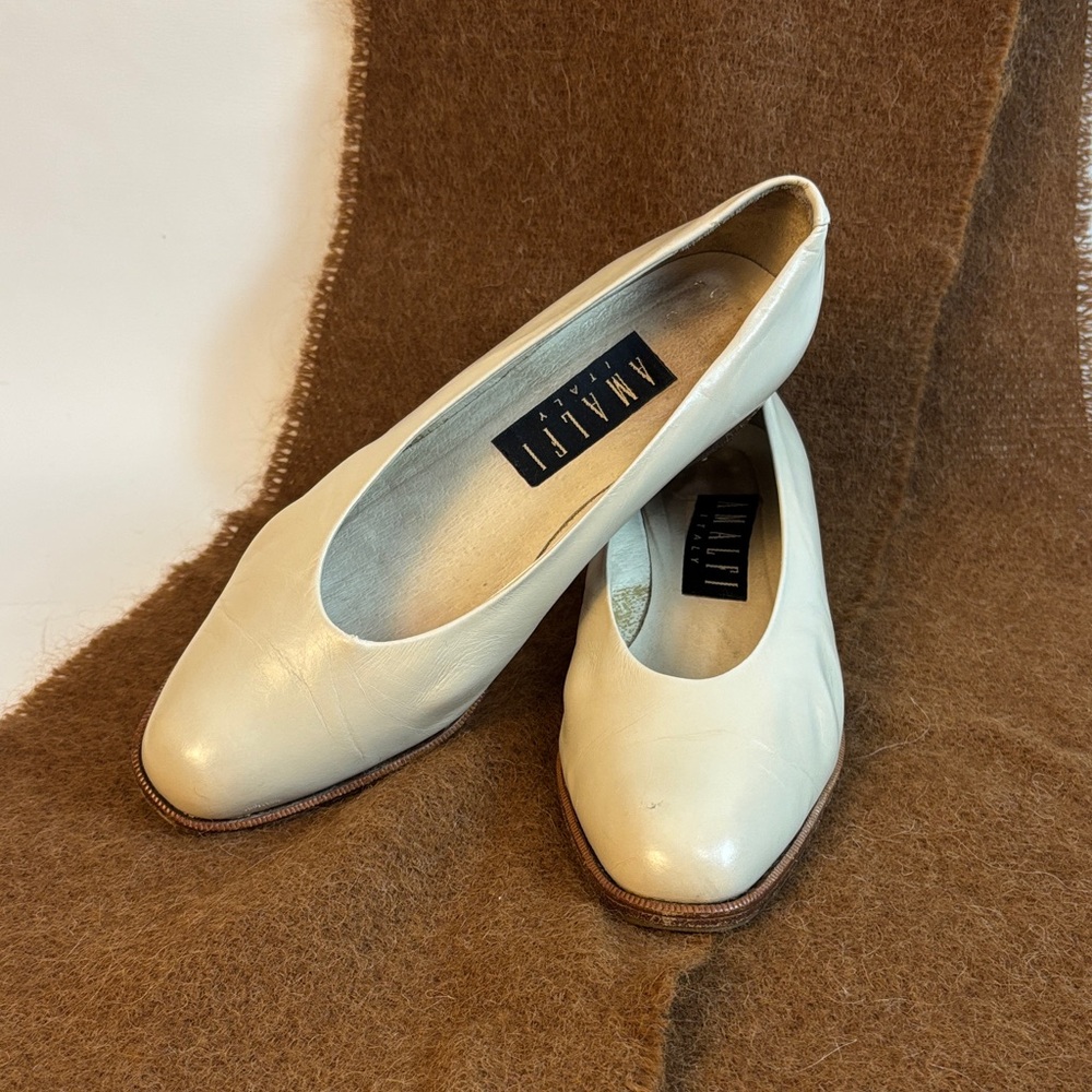 Cream Leather Amalfi Pumps size 8.5B